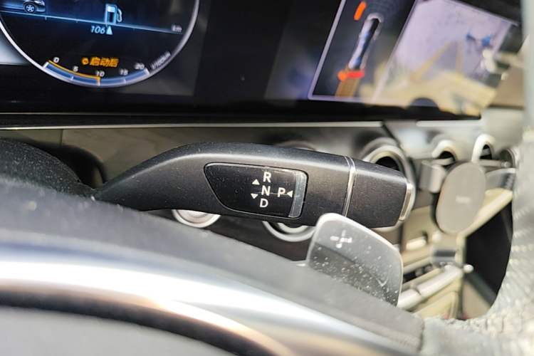 Used Mercedes-Benz E-Class 2017 E 200 L Sport 4MATIC Gear Lever