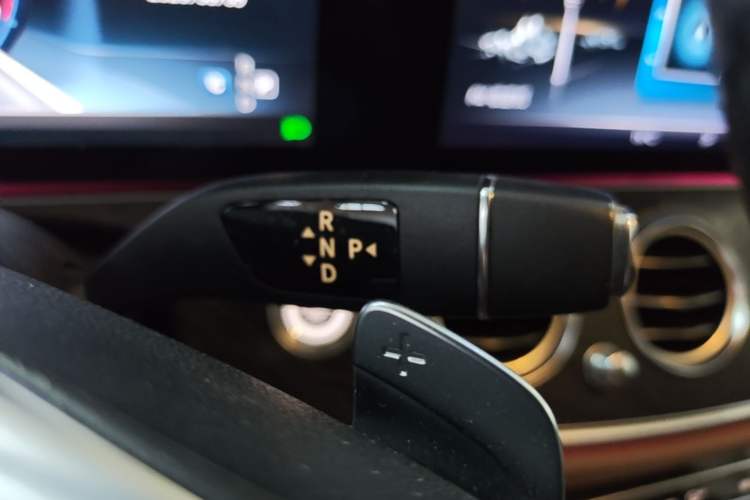 Used Mercedes-Benz E-Class 2017 E 200 L Sport 4MATIC Gear Lever