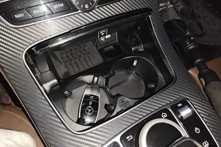 Used Mercedes-Benz E-Class 2017 E 300 L Sport Luxury Edition Gear Lever