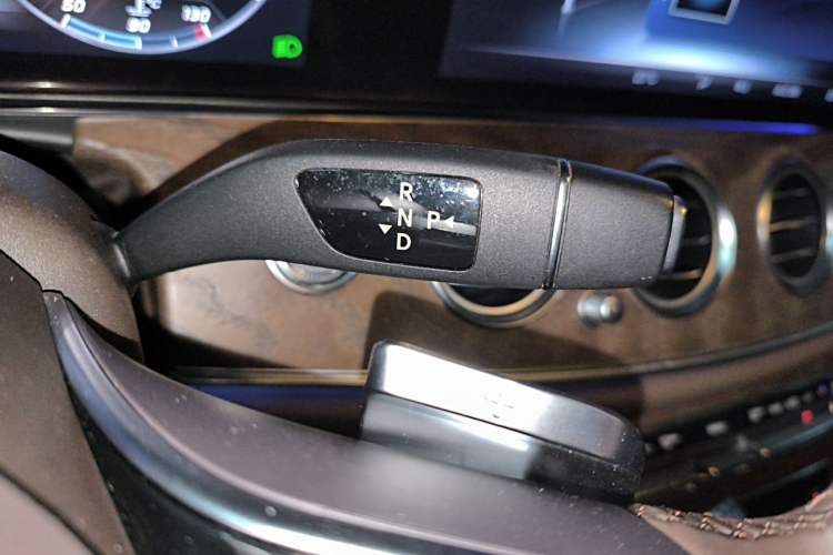 Used Mercedes-Benz E-Class 2017 E 300 L Luxury Model Gear Lever