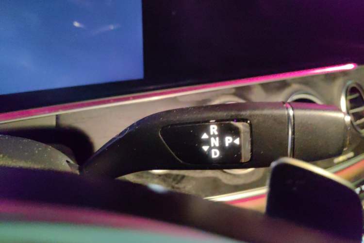 Used Mercedes-Benz E-Class 2017 E 300 L Sporty and Stylish Model Gear Lever