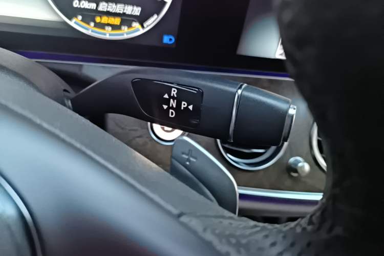 Used Mercedes-Benz E-Class 2017 E 320 L 4MATIC Gear Lever