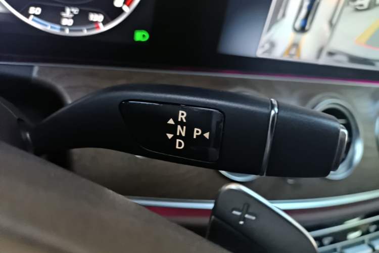 Used Mercedes-Benz E-Class 2017 E 320 L 4MATIC Gear Lever