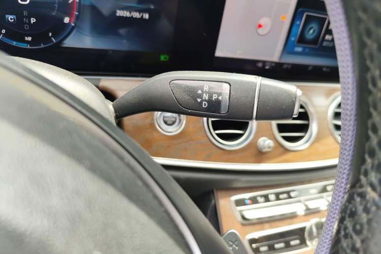 Used Mercedes-Benz E-Class 2017 E 300 L Sporty and Stylish Model Gear Lever
