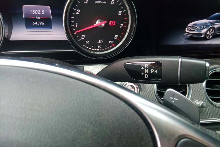 Used Mercedes-Benz E-Class 2017 E 200 Sport 4MATIC Gear Lever