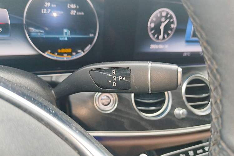 Used Mercedes-Benz E-Class 2017 E 200 L Sport 4MATIC Gear Lever