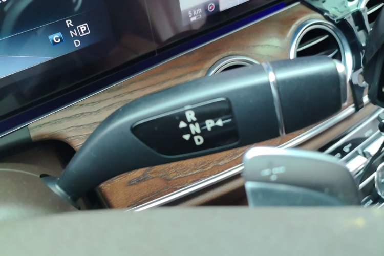 Used Mercedes-Benz E-Class 2017 E 300 L Luxury Model Gear Lever