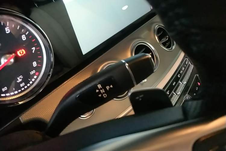 Used Mercedes-Benz E-Class 2017 E 200 Sport 4MATIC Gear Lever