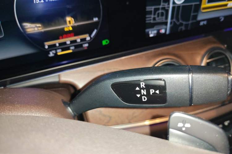 Used Mercedes-Benz E-Class 2017 E 300 L Luxury Model Gear Lever