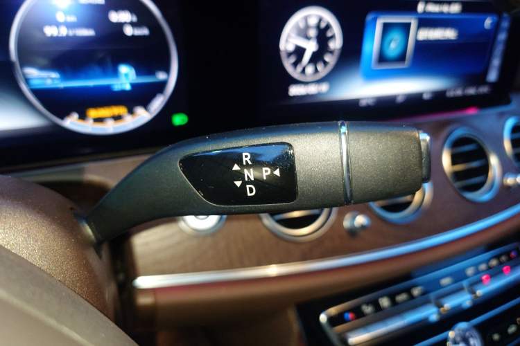 Used Mercedes-Benz E-Class 2017 E 300 L Luxury Model Gear Lever