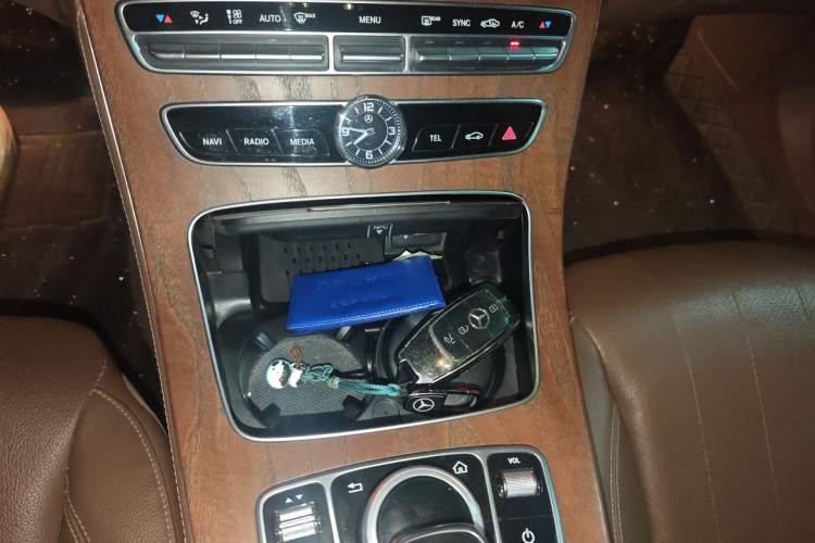 Used Mercedes-Benz E-Class 2017 E 300 L Luxury Model Gear Lever