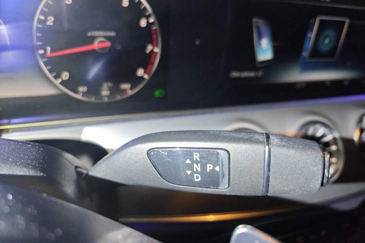 Used Mercedes-Benz E-Class 2017 E 200 Coupe Gear Lever