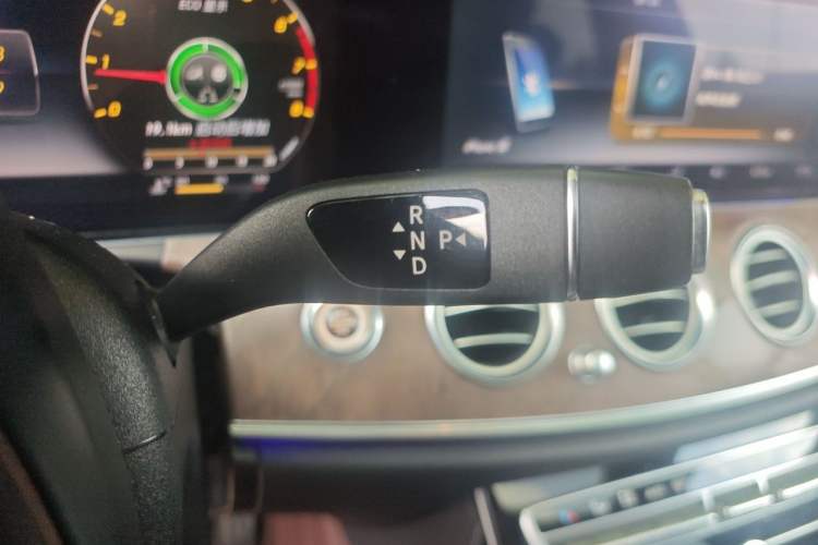 Used Mercedes-Benz E-Class 2017 E 200 L 4MATIC Gear Lever