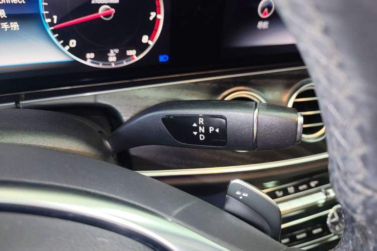 Used Mercedes-Benz E-Class 2017 E 300 L Sport Luxury Edition Gear Lever