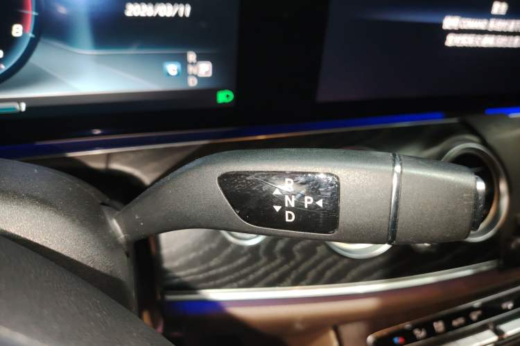 Used Mercedes-Benz E-Class 2017 E 300 L Sporty and Stylish Model Gear Lever