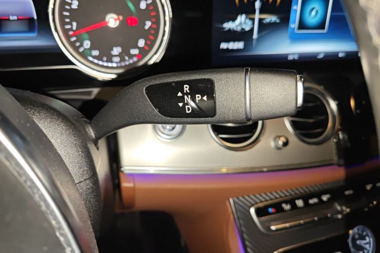 Used Mercedes-Benz E-Class 2017 E 200 Sport 4MATIC Gear Lever