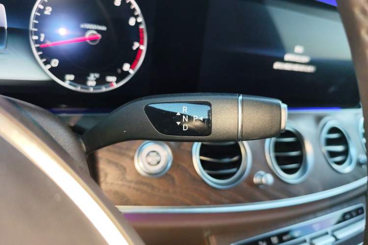 Used Mercedes-Benz E-Class 2017 E 320 L 4MATIC Gear Lever