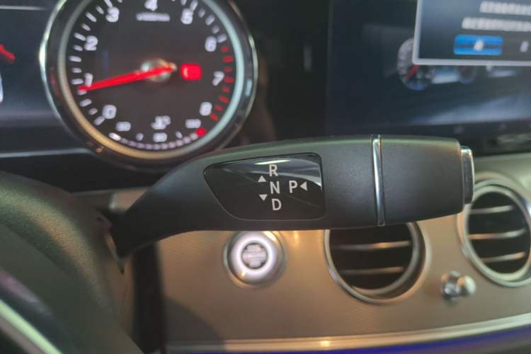 Used Mercedes-Benz E-Class 2017 E 300 Sport Edition Gear Lever