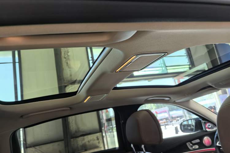 Used Mercedes-Benz E-Class 2017 E 300 L Sport Luxury Edition Headliner