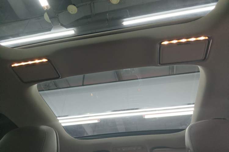 Used Mercedes-Benz E-Class 2017 E 320 L 4MATIC Headliner