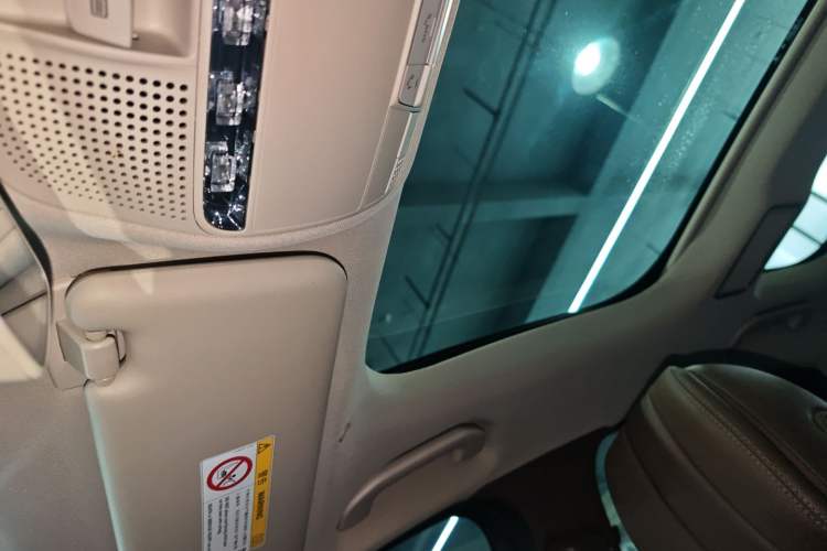 Used Mercedes-Benz E-Class 2017 E 300 L Luxury Model Headliner