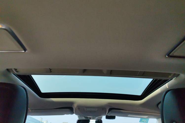 Used Mercedes-Benz E-Class 2017 E 300 L Sporty and Stylish Model Headliner