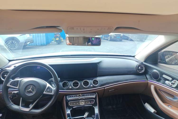 Used Mercedes-Benz E-Class 2017 E 300 L Sport Luxury Edition Headliner