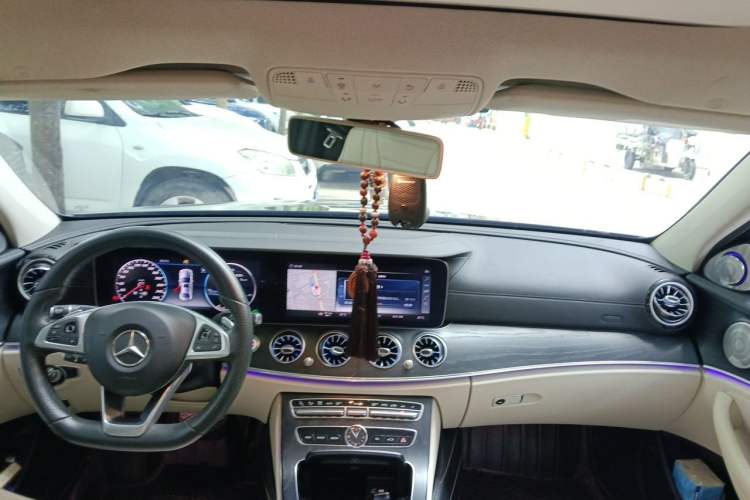 Used Mercedes-Benz E-Class 2017 E 300 L Sport Luxury Edition Headliner