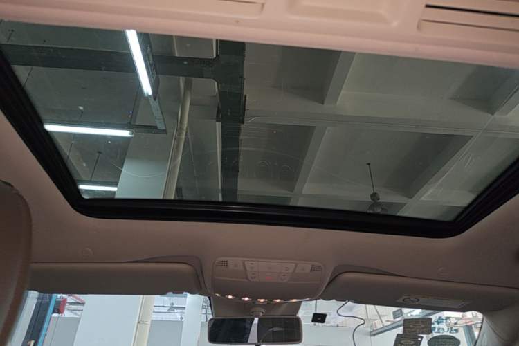 Used Mercedes-Benz E-Class 2017 E 200 L Sport 4MATIC Headliner