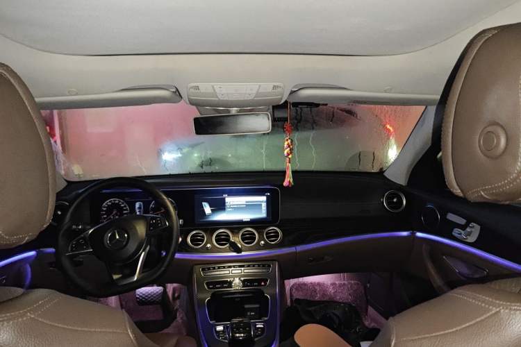 Used Mercedes-Benz E-Class 2017 E 300 L Sport Luxury Edition Headliner