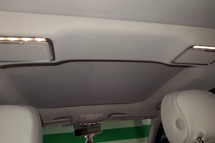 Used Mercedes-Benz E-Class 2017 E 300 L Sport Luxury Edition Headliner