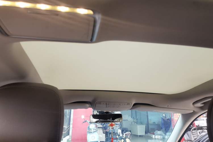 Used Mercedes-Benz E-Class 2017 E 300 L Sport Luxury Edition Headliner