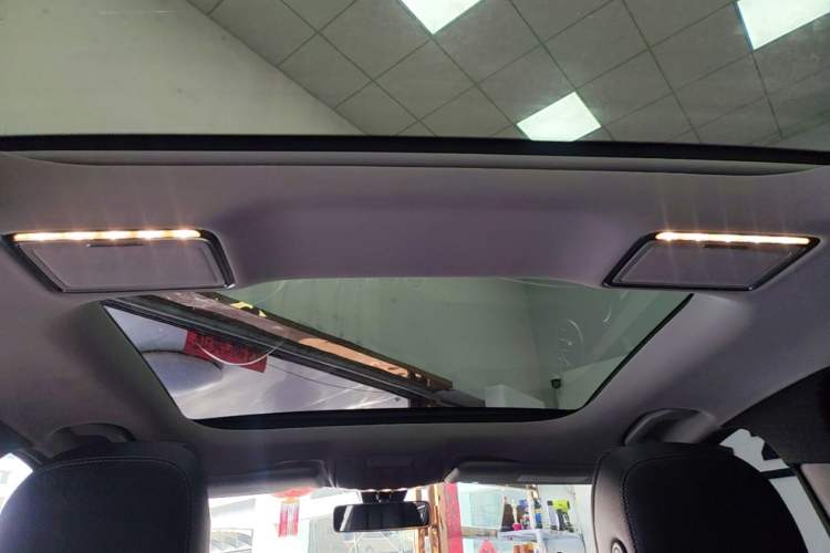 Used Mercedes-Benz E-Class 2017 E 300 L Sport Luxury Edition Headliner