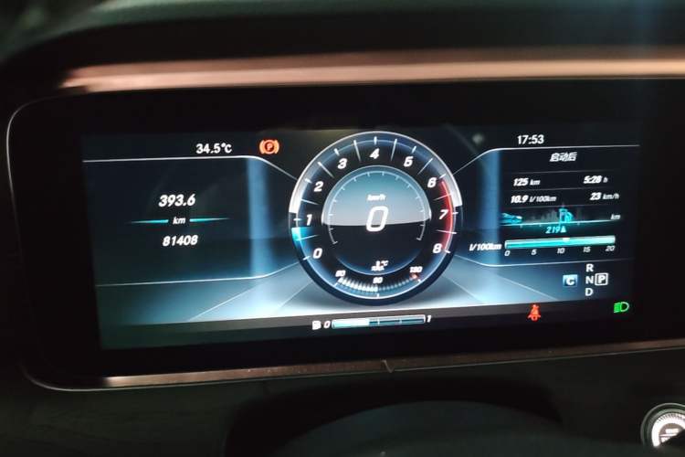 Used Mercedes-Benz E-Class 2017 E 300 L Sporty and Stylish Model Instrument Cluster