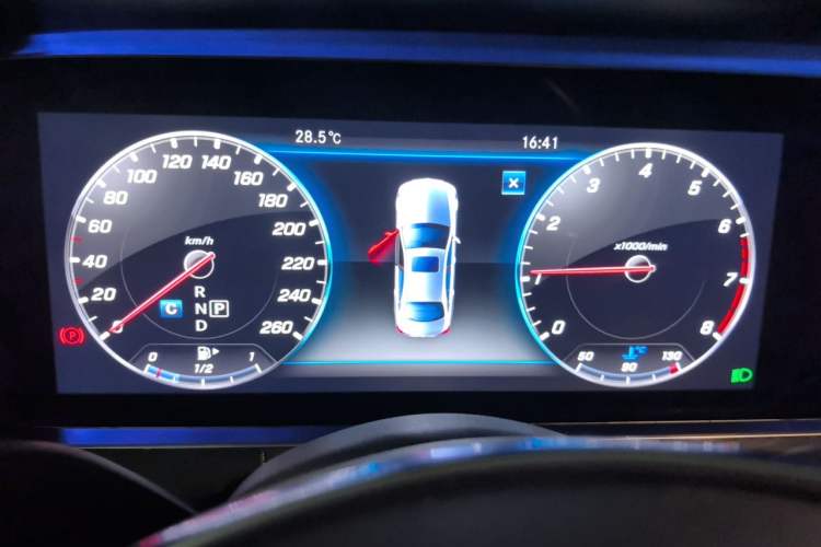 Used Mercedes-Benz E-Class 2017 E 300 L Sporty and Stylish Model Instrument Cluster