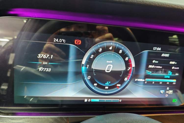 Used Mercedes-Benz E-Class 2017 E 300 L Sporty and Stylish Model Instrument Cluster