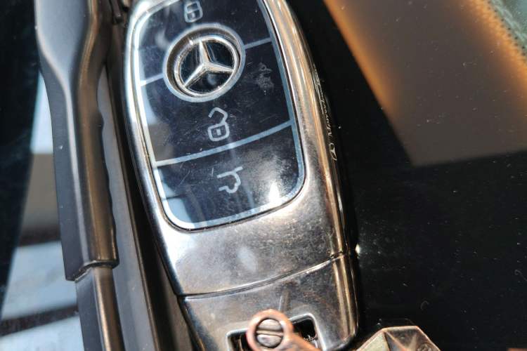 Used Mercedes-Benz E-Class 2017 E 300 L Sport Luxury Edition Interior 1