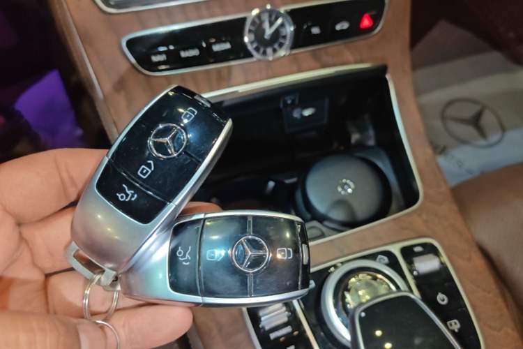 Used Mercedes-Benz E-Class 2017 E 300 L Luxury Model Interior 1
