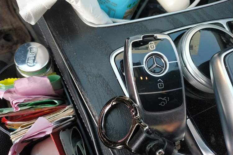 Used Mercedes-Benz E-Class 2017 E 300 L Sporty and Stylish Model Interior 1