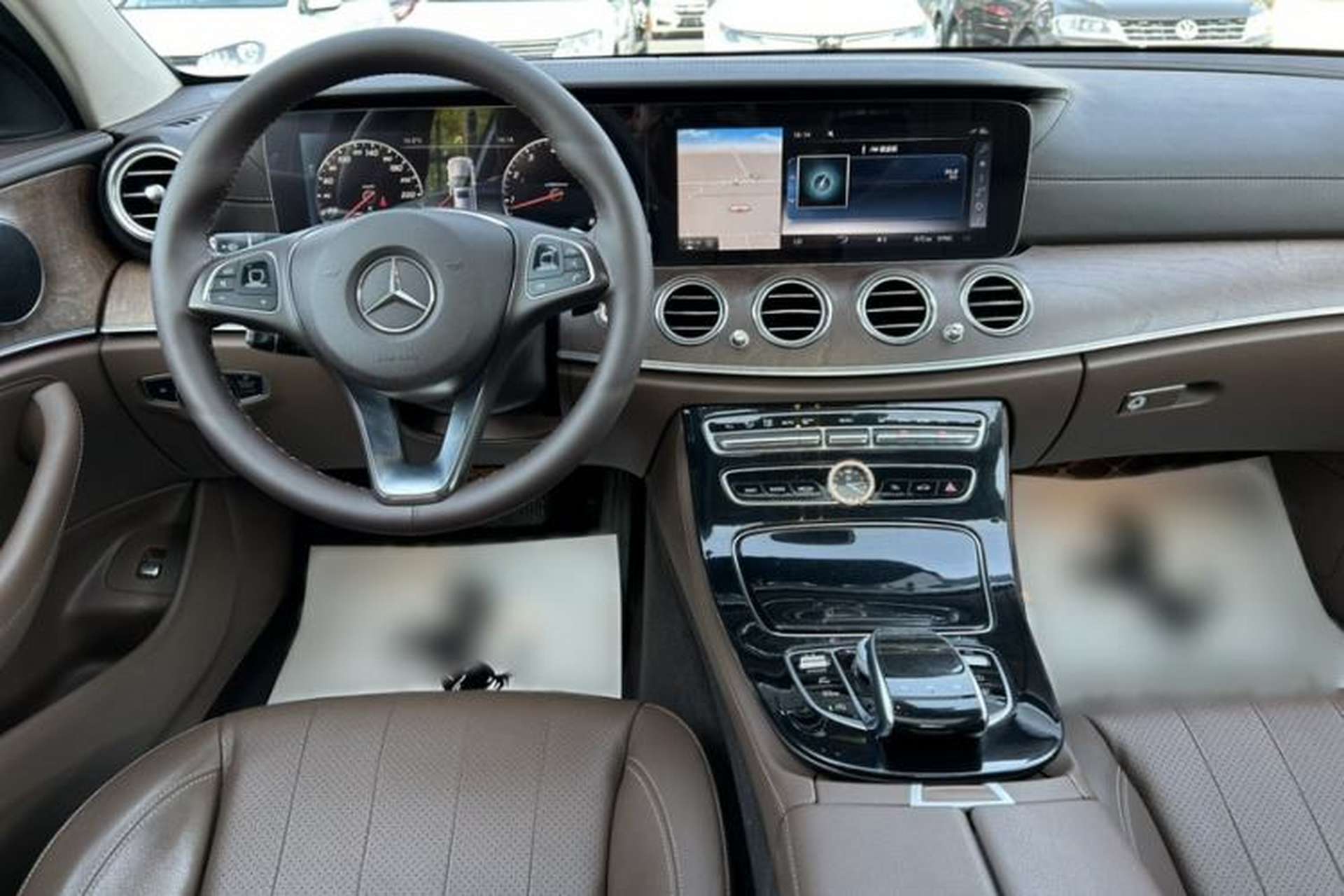 Used Mercedes-Benz E-Class 2017 E 300 L Luxury Model Interior 1