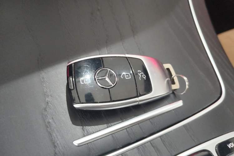 Used Mercedes-Benz E-Class 2017 E 200 Sport Interior 1
