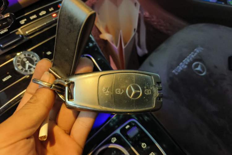 Used Mercedes-Benz E-Class 2017 E 300 L Luxury Model Interior 1