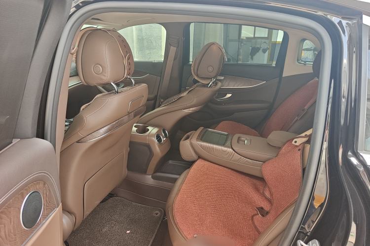 Used Mercedes-Benz E-Class 2017 E 300 L Luxury Model Interior 1