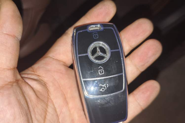 Used Mercedes-Benz E-Class 2017 E 300 L Sporty and Stylish Model Interior 1