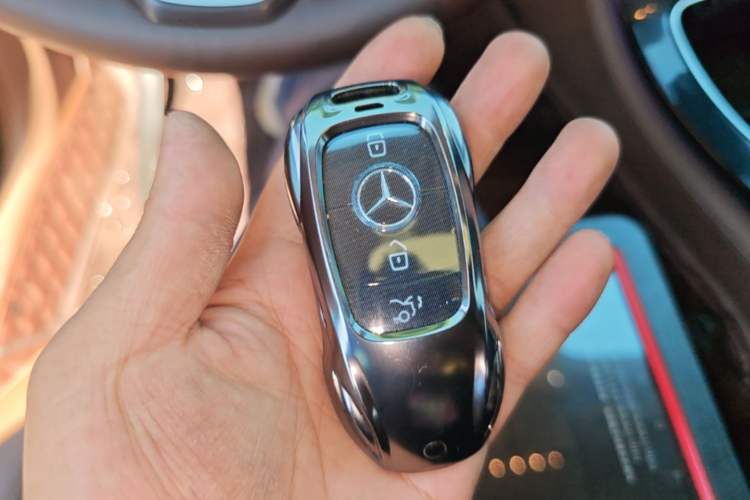 Used Mercedes-Benz E-Class 2017 E 300 L Luxury Model Interior 1
