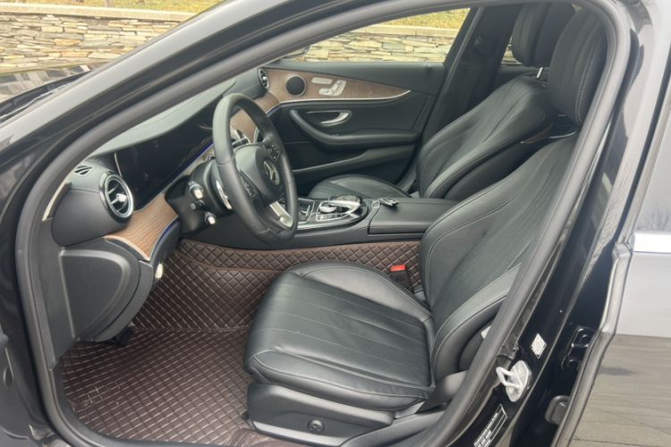 Used Mercedes-Benz E-Class 2017 E 300 L Luxury Model Interior 1