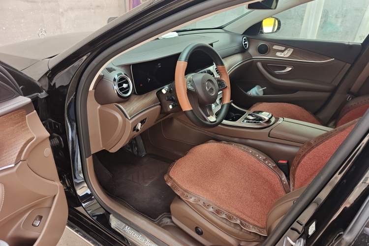 Used Mercedes-Benz E-Class 2017 E 300 L Luxury Model Interior 3