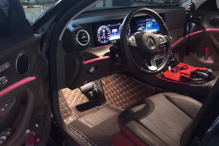 Used Mercedes-Benz E-Class 2017 E 300 L Luxury Model Interior 3