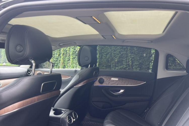 Used Mercedes-Benz E-Class 2017 E 300 L Luxury Model Interior 3