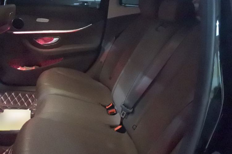 Used Mercedes-Benz E-Class 2017 E 300 L Luxury Model Interior 4